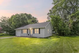 420 E Hauser St, Litchfield IL, 62056