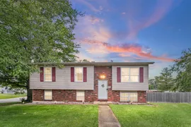 7800 Chuck Ct, Godfrey IL, 62035