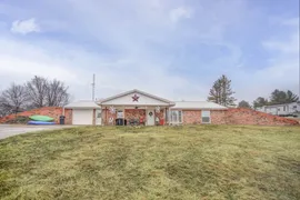 302 E Bay St, Pleasant Hill IL, 62366