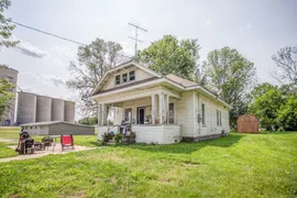 812 S Main St, Pleasant Hill IL, 62366
