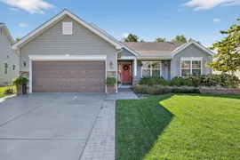 490 Pleasant Breeze Dr, Wentzville MO, 63385